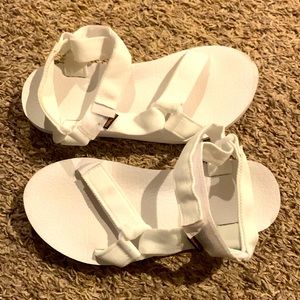 Cushinaire sandals